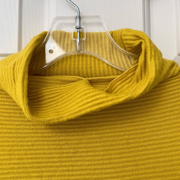 NWT Chelsea & Theodore Oversized Citron Tea Ribbed Turtleneck Sweater XS - Picture 6 of 13